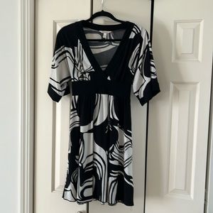 Black and white v neck dress